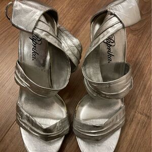 Stylish Silver Women pumps
